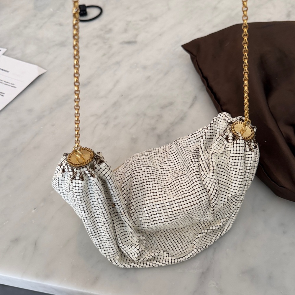 Vintage Cream Crossbody Bag with Gold Chain - Picture 4 of 4